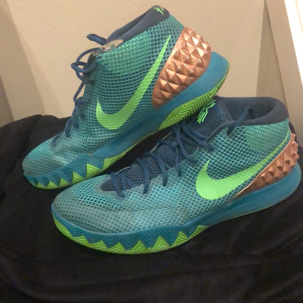 NIKE size 15.
